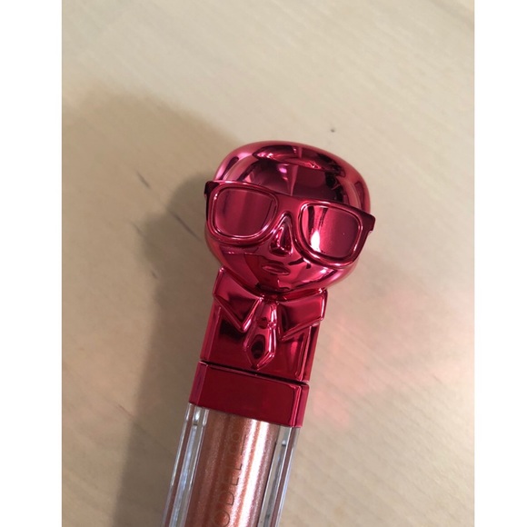 🔴SOLD🔴Karl Lagerfeld lipgloss - Picture 6 of 7
